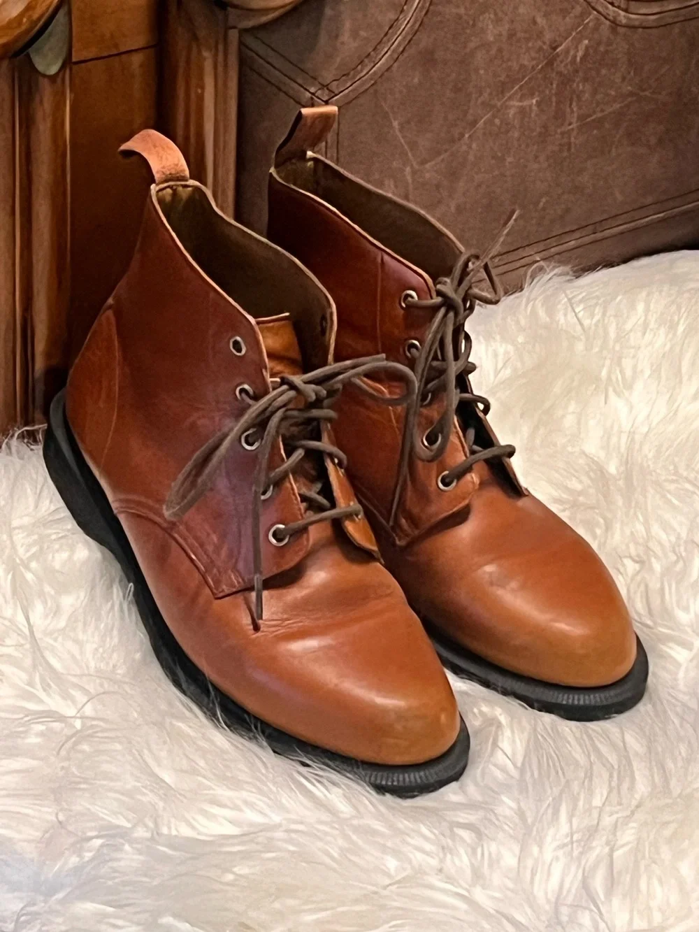Dr. Martens Men's Chukka Boots in Cognac Brown man size 9
